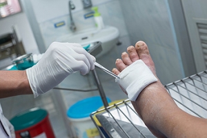 Why Diabetics Should Regularly Visit a Podiatrist