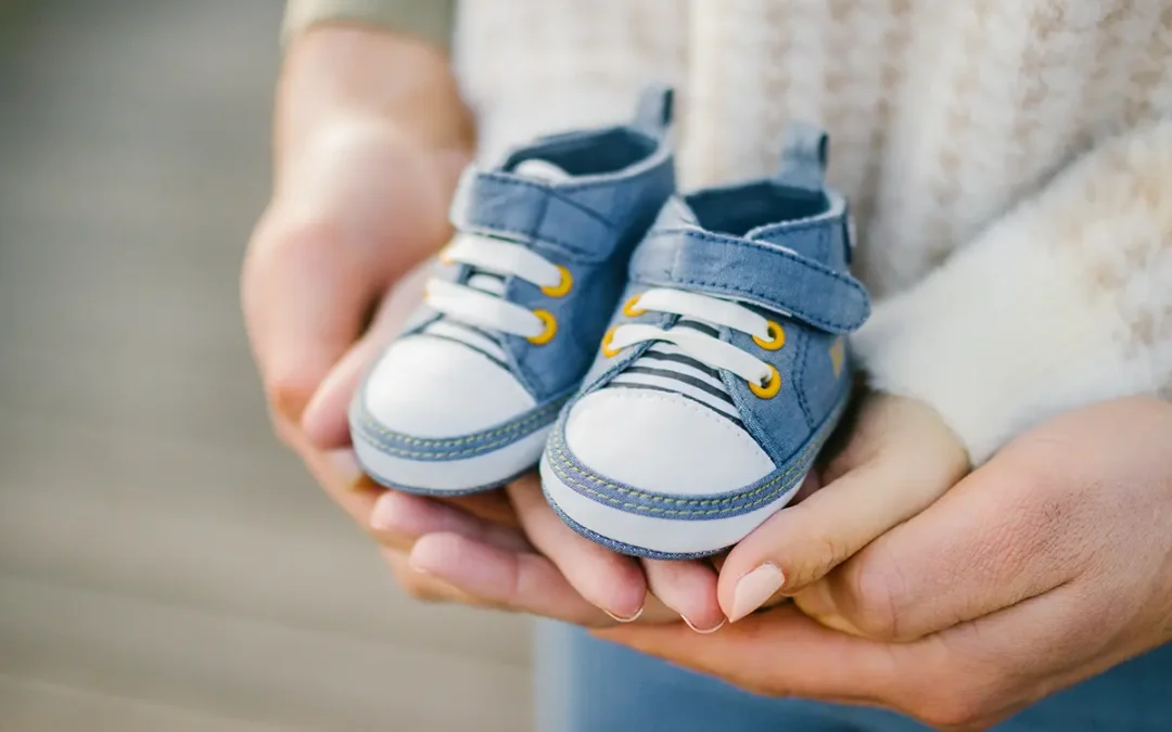 When Should Babies Start Wearing Shoes? Expert Advice