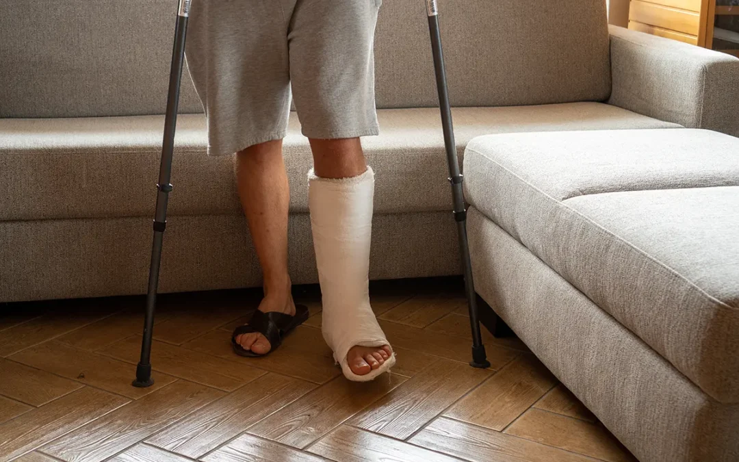 Causes, Symptoms, and Treatments for a Broken Foot Explained